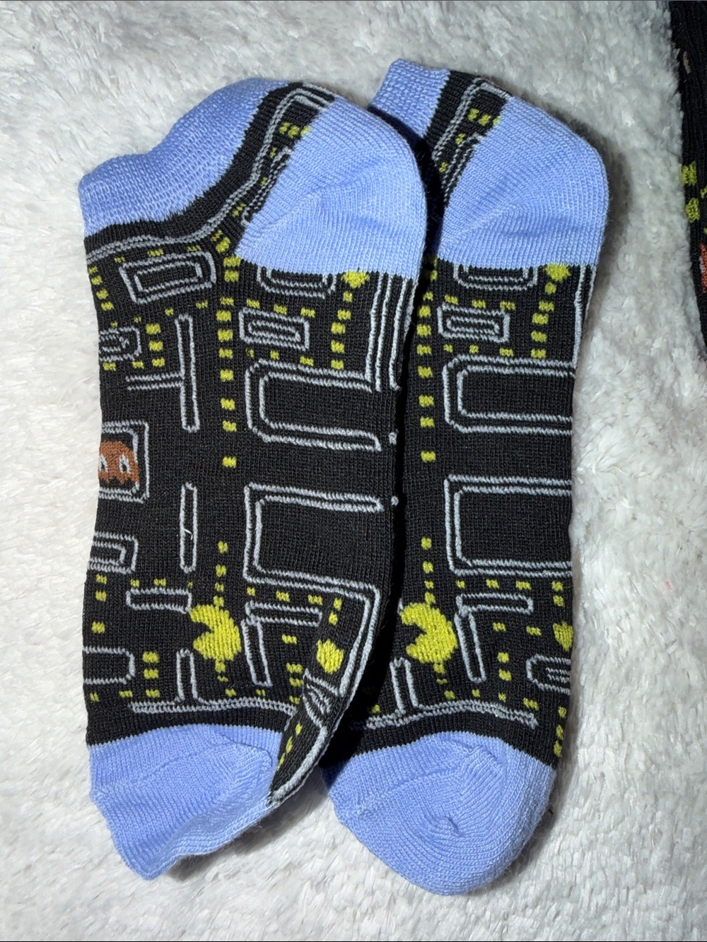 Novelty Pac-Man Arcade No-Show Socks in Light Blue and Black